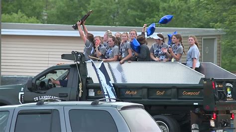 Blue Mountain High School softball team gets welcomed home | wnep.com