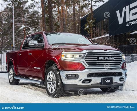 Dodge ram 1500 diesel foto de archivo editorial. Imagen de carro - 301938618