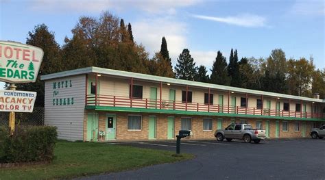 THE CEDARS MOTEL (Ironwood) - Motel Reviews, Photos, Rate Comparison ...