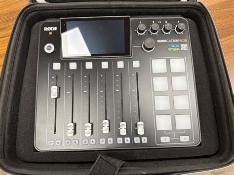 Rode Rodecaster Pro Integrated 的图像结果