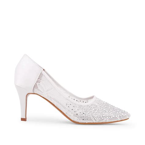 Buy Victoria Lacy White Party Pumps | Lino Perros