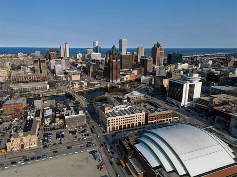 Wisconsin's population expected to decline by nearly 200K residents ...