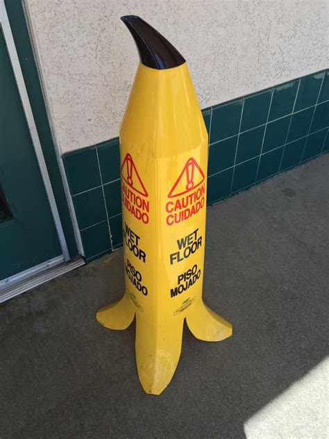 This banana peel wet floor sign... : r/mildlyinteresting