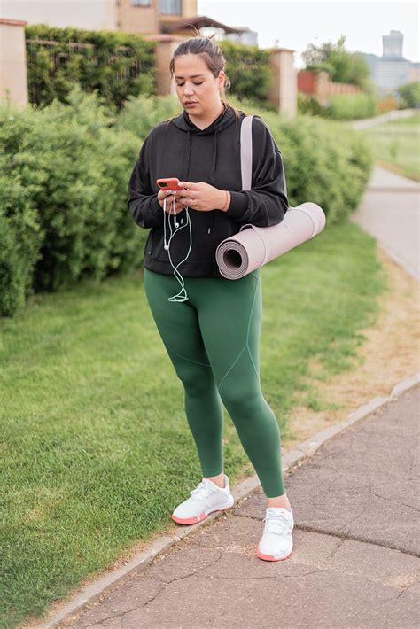 Top Ten Best Sporty and Comfortable Outfits for Soccer Moms | Panaprium