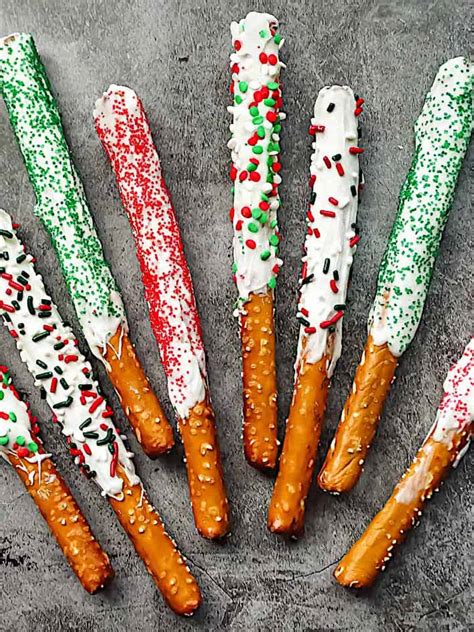 Christmas Chocolate Covered Pretzel Rods - My Mini Chefs
