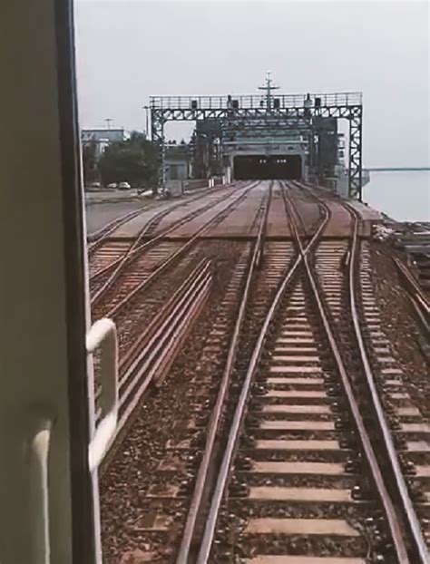 我坐了20回火车，终于看明白了，开往三亚的火车竟是这样渡海的_渡轮