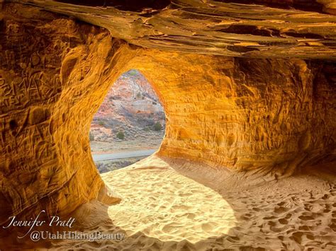 Kanab Sand Caves - Utah Hiking Beauty