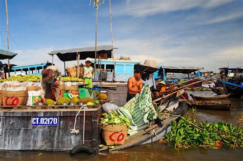 Cai Rang Floating Market: Explore Amazing Vietnam's Vibrant Culture