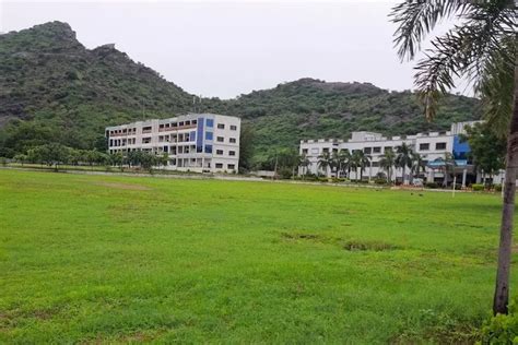 Chalapathi Institute of Technology Guntur Campus: Photos, Virtual Tour