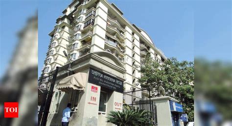 Driver, helper loot NRI’s flat, take cash, goods worth Rs 65L | Noida ...