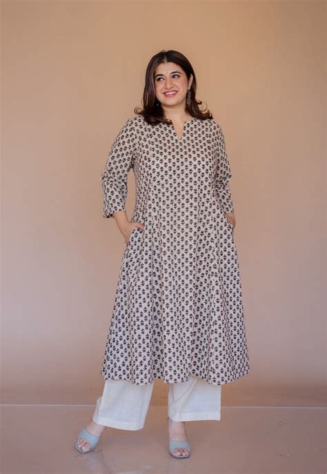 Malika Off White Bagru Cotton kali Kurta – THE INDIAN ETHNIC CO.