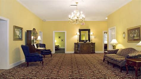Hanes Lineberry Funeral Home - Greensboro, NC 27401