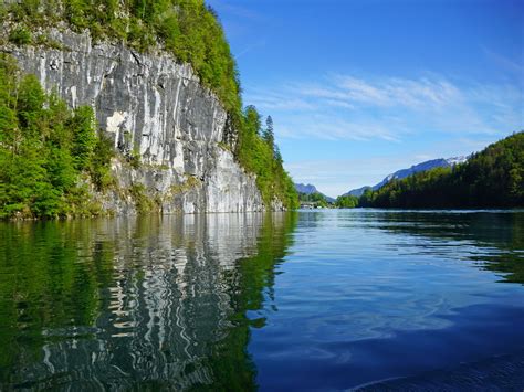Download wallpaper 1600x1200 rock, trees, lake, reflection, landscape ...