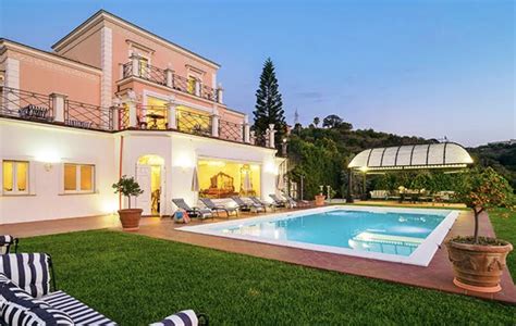 Theo Von Parents: A Concise Look into the Comedian's Family Life ...