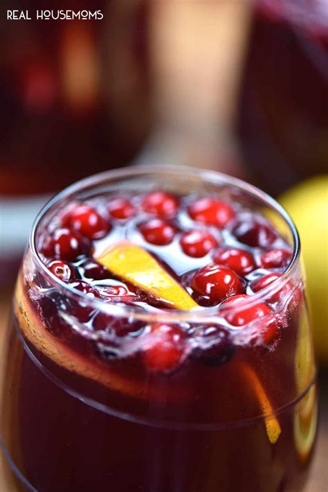 Holiday Sangria | Easy Christmas Cocktail Recipes