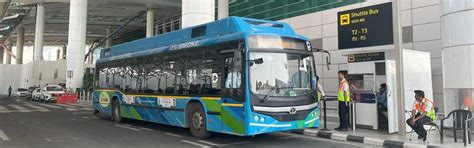 Airport shuttle bus pickup