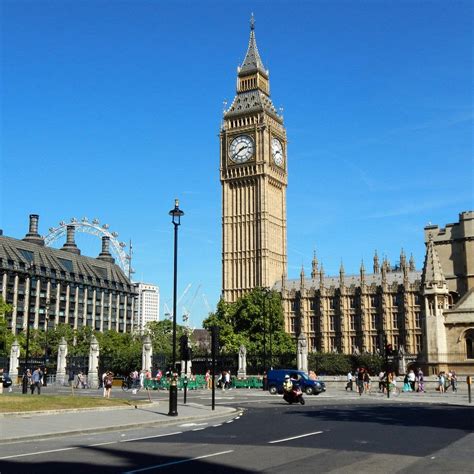 Download Big Ben And Blue Sky Wallpaper | Wallpapers.com
