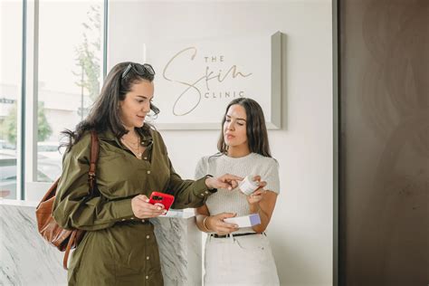 Mineral Vs. Chemical Sunscreens: Choosing The Best For You