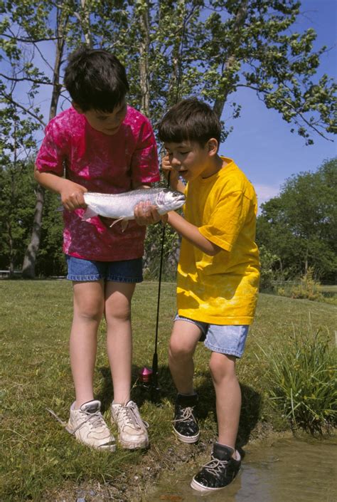 Children-Fishing | FWS.gov