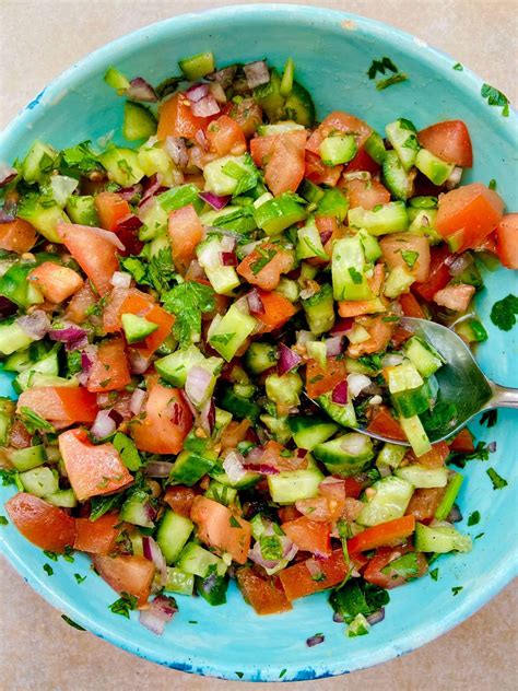 Easy Israeli Salad Recipe (Jerusalem Salad) - Yum Vegan Blog