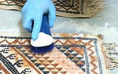 come lavare tappeti come lavare i tappeti di casa a mano o in lavatrice come lavare tappeti come lavare i tappeti di casa a mano o in lavatrice