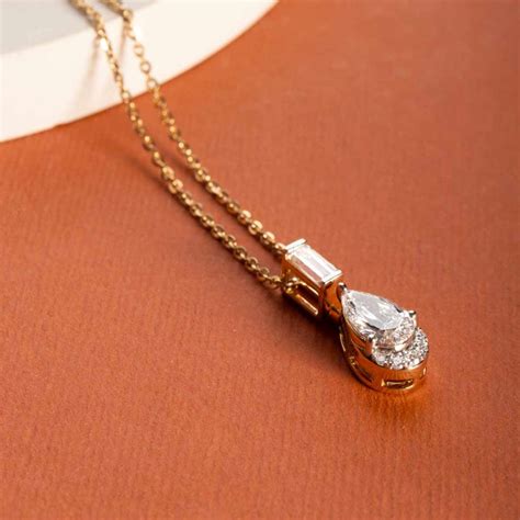 Buy Glamorous Choice Diamond Pendant At Jewelbox