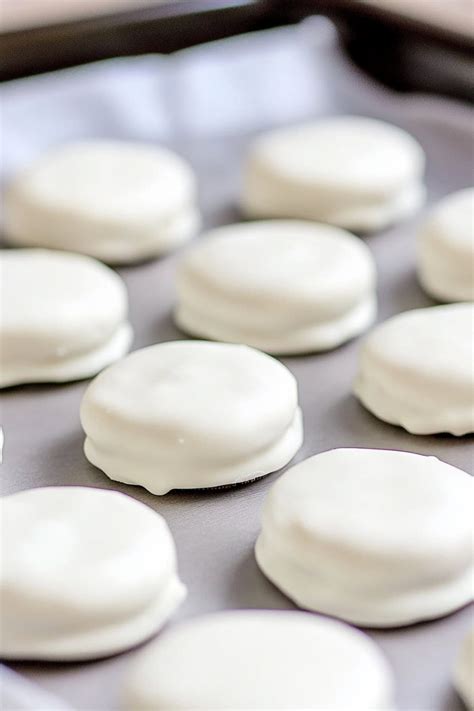 White Chocolate Covered Oreos - Insanely Good