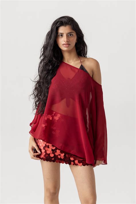 Sasha Poncho Red – Past Modern