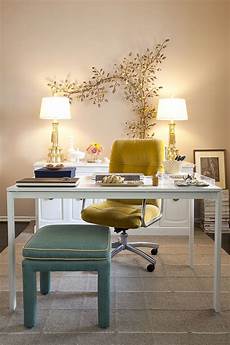 Home Office Wall Decor by 10 Wall Decor Ideas To Take To The Office Home Office Wall Decor