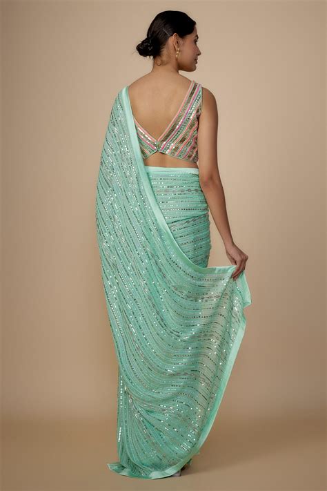 40+ Stunning Backless Blouse Designs for the Divas