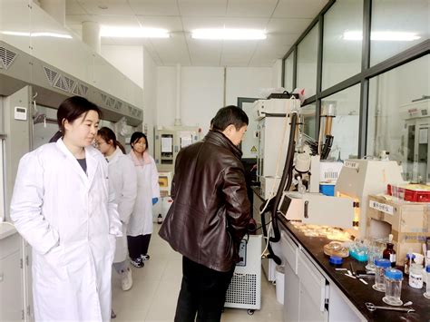 药学院开展实验室冬季安全检查-贵州大学药学院