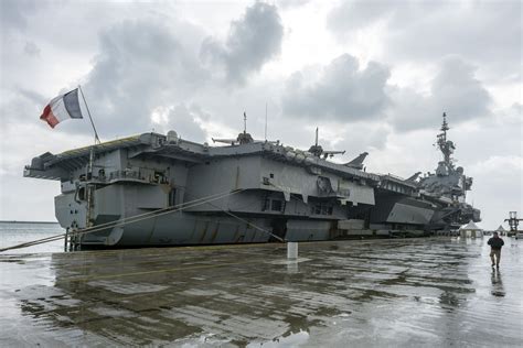 The French fleet flagship, Charles de Gaulle aircraft carrier in ...