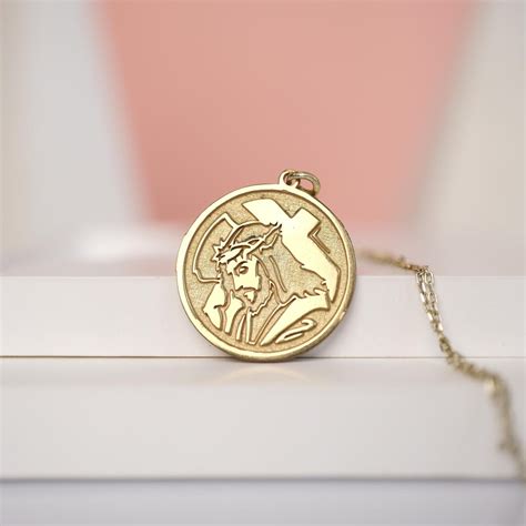 14K Solid Gold Jesus Christ Medallion: Religious Crucifix Pendant ...