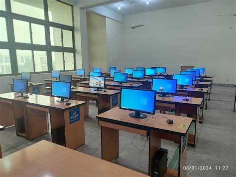 Serie at Computer Lab Example Picture 的图像结果