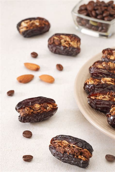 Coffee Crunch Safawi Dates - Falcon Dates