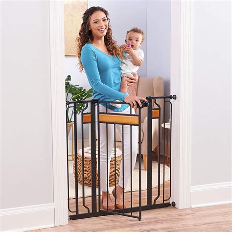 Best Regalo Baby Gates 2021: Reviews & Buyer's Guide