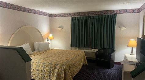 O'HARE INN & SUITES (Schiller Park) - Hotel Reviews, Photos, Rate ...