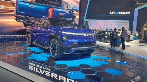 GM's CEO Says the 2023 Chevrolet Silverado EV Will Soon Roam Detroit's Streets - autoevolution