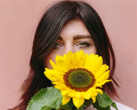 Sunflower face art Images - Free Download on Freepik