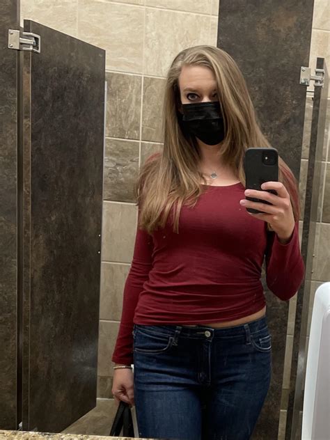 Midwest Mom Movie Theater Selfie! It’s dark in there... would you feel me up? 😈 | Scrolller