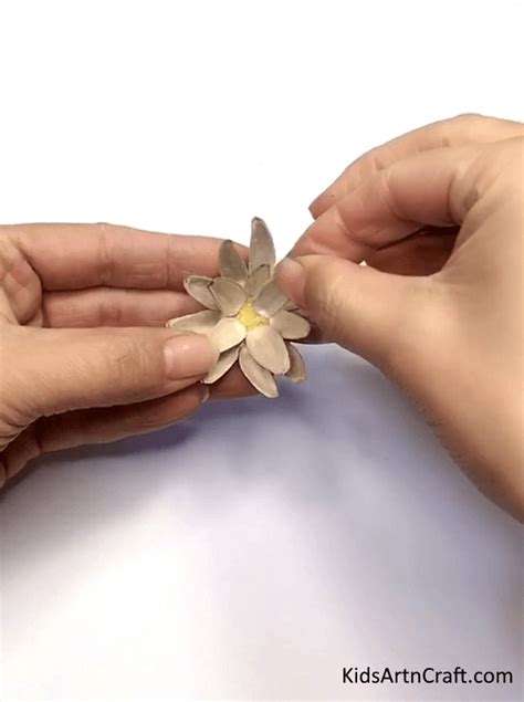 Tutorial On How to Make a Sunflower Flower 的图像结果