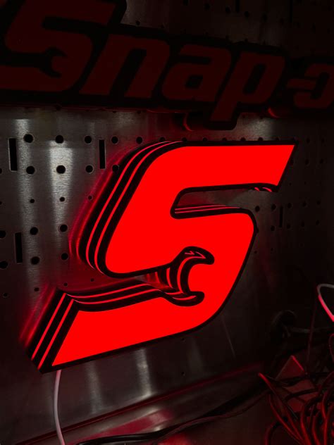 S "Snap-on" Logo Light Box by BerryBLK MakerWorld: Download Free 3D Models