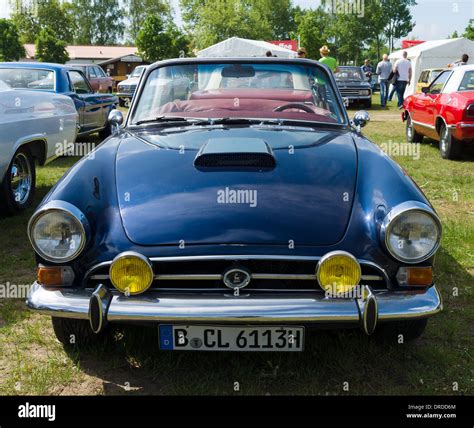 The two-door roadster Sunbeam Tiger Stock Photo - Alamy