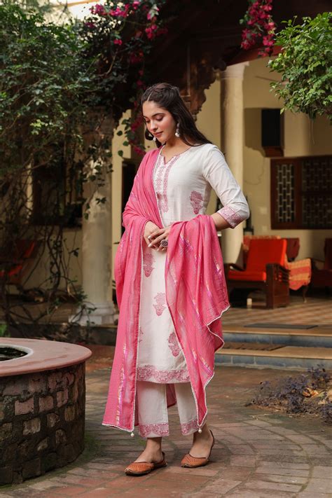 White & Pink Yarn dyed Straight Kurta Pant With Dupatta – Savi India