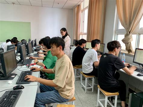 首次推出自动驾驶竞赛项目，北京中小学生科技创客活动落幕 | 芥末堆
