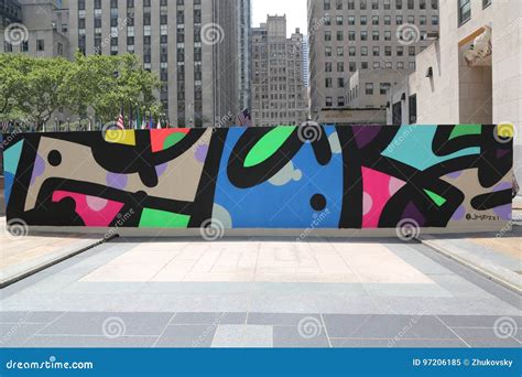 Mural Art at Rockefeller Plaza in Midtown Manhattan Mural Art at ...