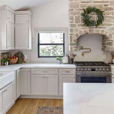 8 Kitchen Shiplap Backsplash Ideas