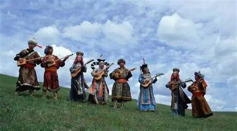 大晴天旅行网 - 蒙古人的马头琴