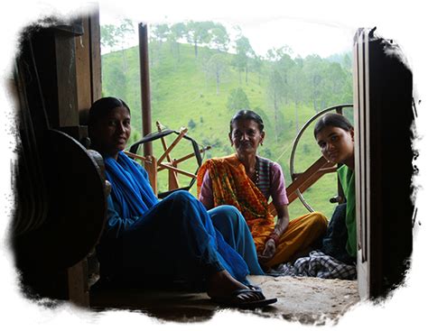 Avani Kumaon | Buy Pure Woolen Scarf Online | Silk Stoles Online ...