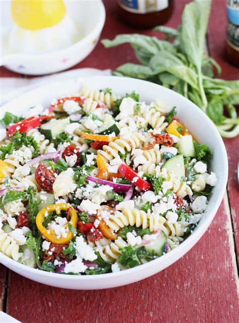 Sun-Dried Tomato and Kale Pasta Salad | 3 Yummy Tummies